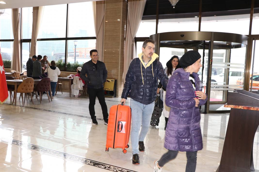 Valizini kapan Türkiye'ye koştu. 5 Nisan'a kadar sürecek 4